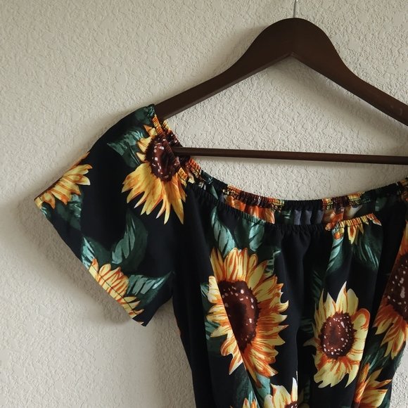 Sunflower romper - Picture 4 of 8